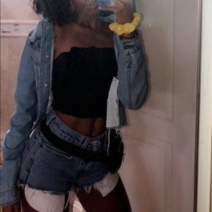 Levi’s 550 medium wash shorts